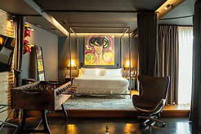 Hotel Lobby
