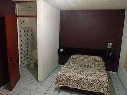 Hotel El 2000