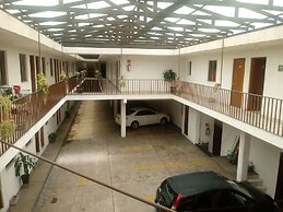 Hotel El 2000