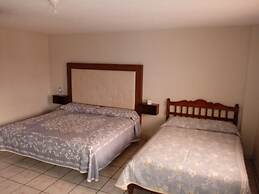Hotel El 2000