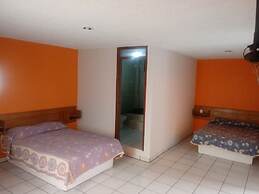 Hotel El 2000