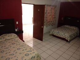 Hotel El 2000