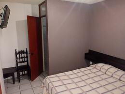 Hotel El 2000