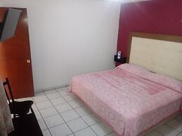 Hotel El 2000