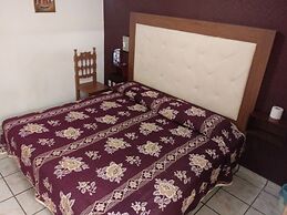 Hotel El 2000