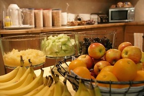 R & R Inn & Suites
