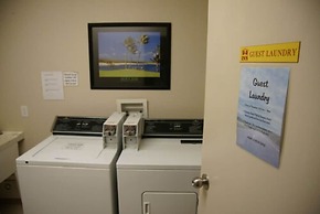 R & R Inn & Suites