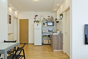 TLV Suites Inn