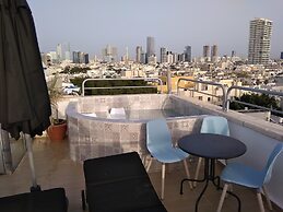 TLV Suites Triplex Penthouse With pool