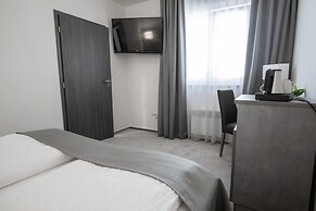 Fast Lane Hotel