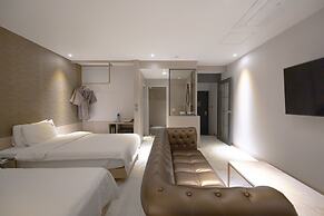 Hound Hotel Seomyeon - Bumcheon