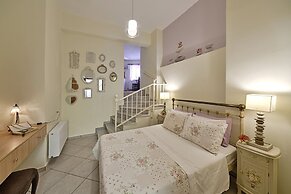 Antouanetta Apartments