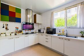 Cambridge Villa with 5 BRs