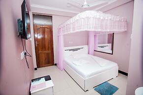 B10 Airport Lodge
