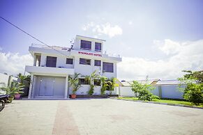 B10 Airport Lodge
