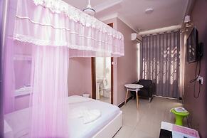 B10 Airport Lodge