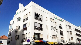 Caparica Central Apartment by Host-Point