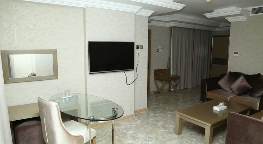 Sun and Sands Plaza Hotel