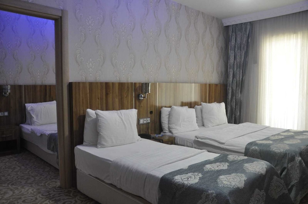 Crystall Hotel