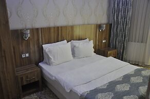 Crystall Hotel