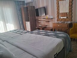 Crystall Hotel