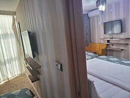 Crystall Hotel