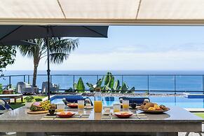 Grayci s House by Our Madeira