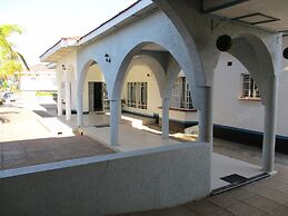 Blue Lagoon Lodge Blantyre