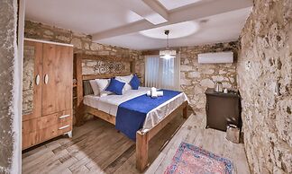 Livan Hotel Deluxe