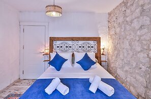 Livan Hotel Deluxe