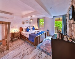 Livan Hotel Deluxe