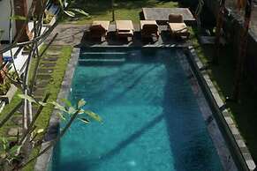 Seno Guesthouse & Cafe