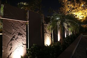 Kwality's Motel Shiraz