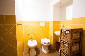Spanish Steps Studio Apartment
