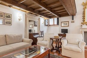 Campitelli Fascinating Apartment