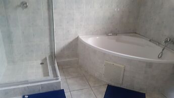 Tintech Bed & Breakfast