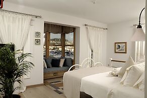 Cesme Marina Konukevi