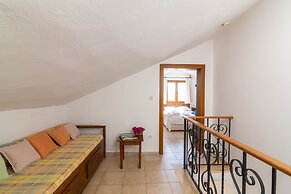 Korsan Apartments