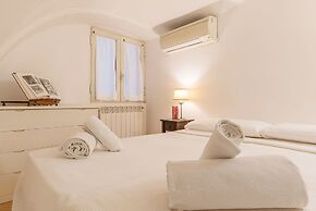 Sweet Suite near Pantheon