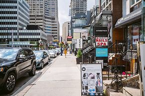 QuickStay Yorkville Condo - Yonge & Bloor