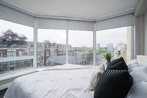 QuickStay Yorkville Condo - Yonge & Bloor