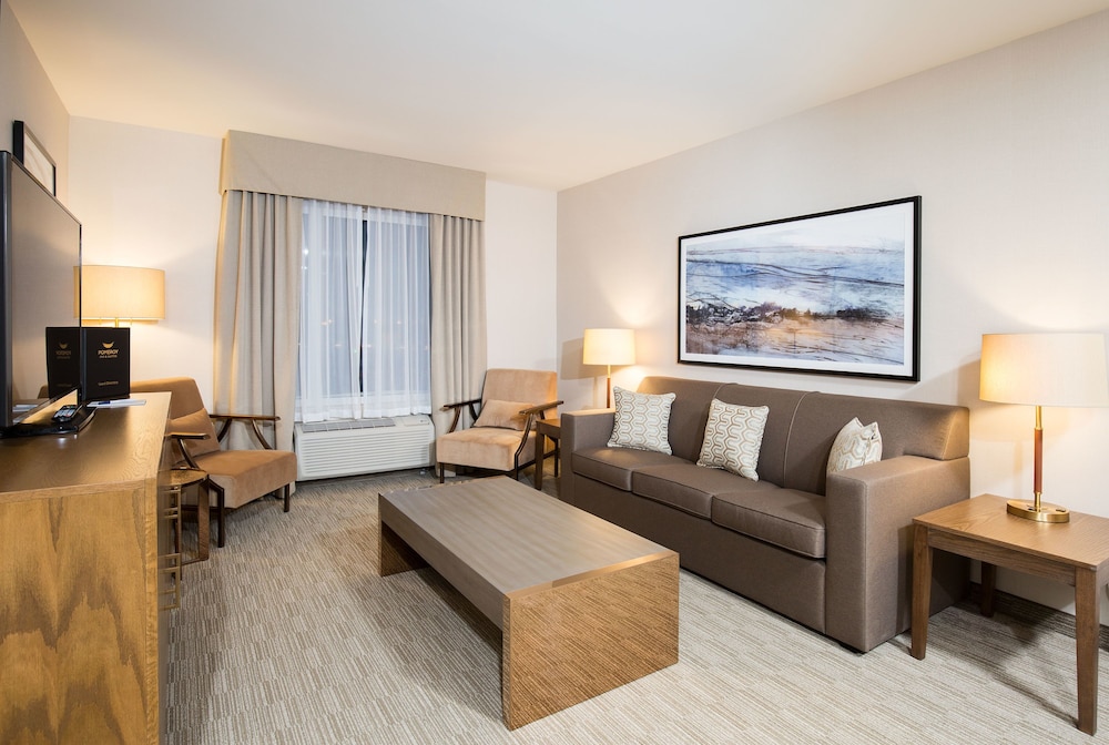 Pomeroy Inn & Suites Prince George
