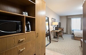 Pomeroy Inn & Suites Prince George