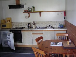 Snowgoose Apartments & Blacksmith Bunkhouse
