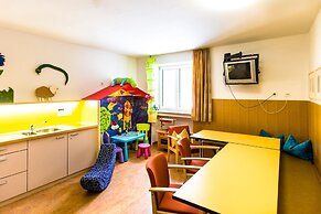 DJH Garmisch- Partenkirchen - Hostel