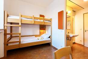 DJH Garmisch- Partenkirchen - Hostel