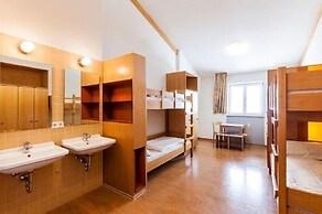 DJH Garmisch- Partenkirchen - Hostel