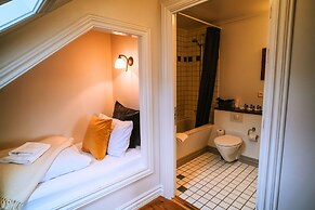 Bankinn - Hotel by Aldan