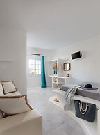 Manios Suites