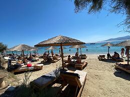 Manios Suites